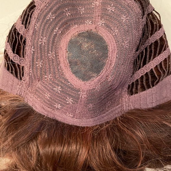 Tressalure Wig in dark auburn/chestnut - Picture 9 of 16